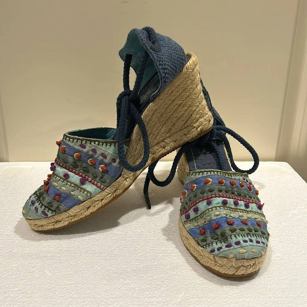 Apepazza Embellished Wedge Espadrilles Sandals round toe ankle ties size 9 (40)